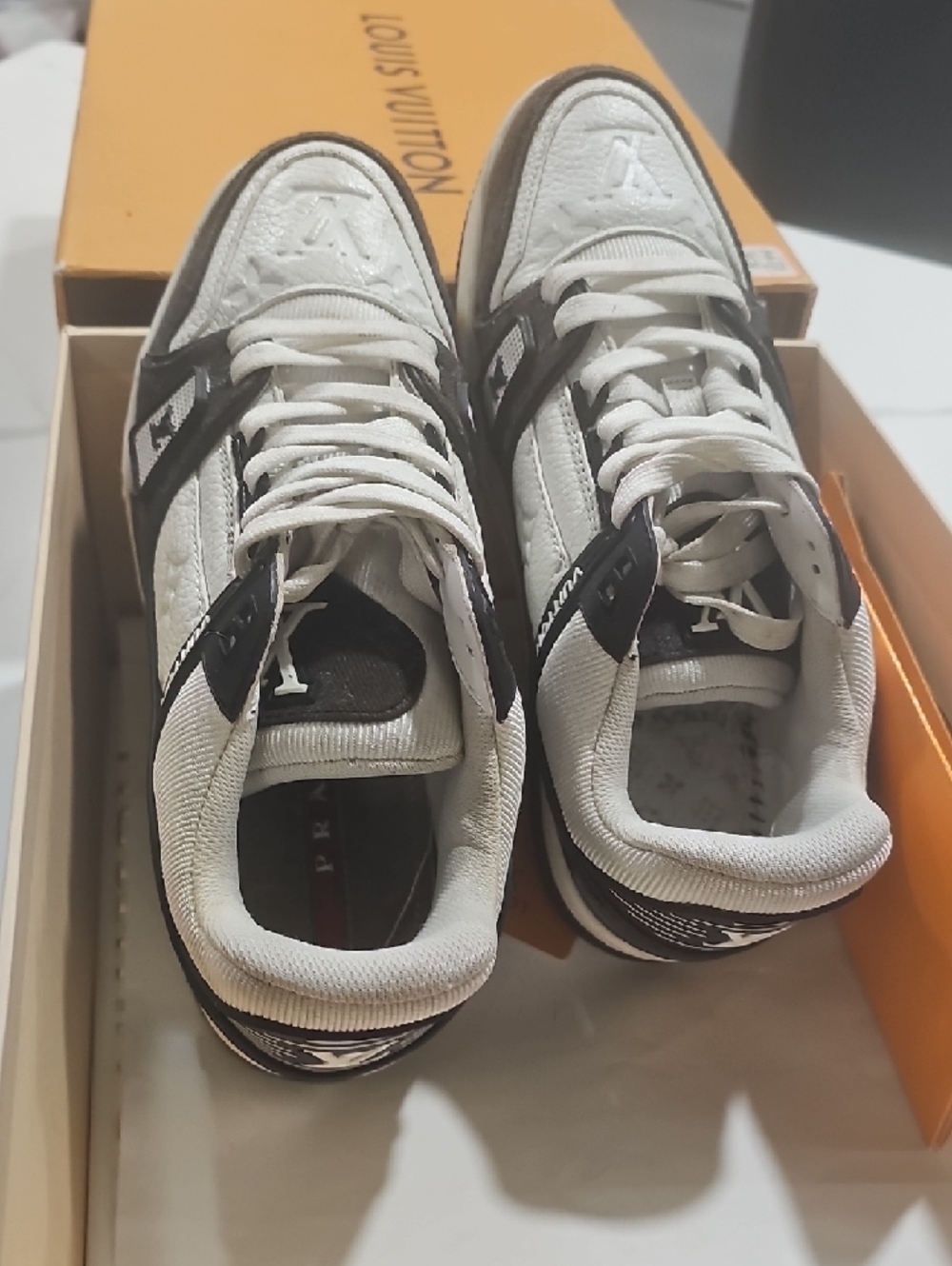 Louis Vuitton Black and White LV Logo Running Sneakers - Picture 4 of 4